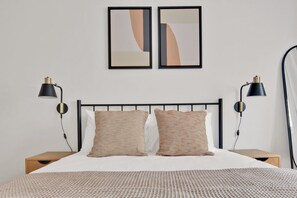 1 bedroom, iron/ironing board, WiFi, bed sheets - Blueground | Auteuil, elevator & concierge (Paris)