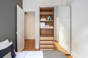 1 bedroom, iron/ironing board, WiFi, bed sheets - Blueground | Trocadero, nr the Eiffel Tower (Paris)
