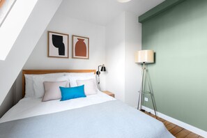 2 habitaciones, tabla de planchar con plancha, wifi y ropa de cama 