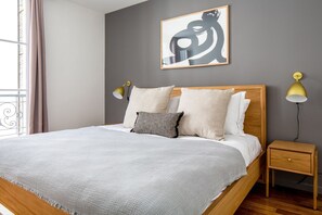 2 bedrooms, iron/ironing board, WiFi, bed sheets - Blueground | Marais, by bars, boutiques (Paris)
