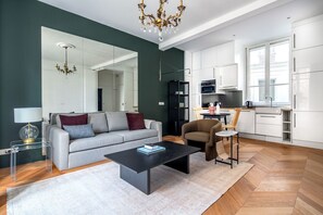 Fernseher, Stereoanlage