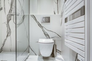 Hair dryer, towels