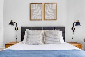 1 bedroom, iron/ironing board, WiFi, bed sheets - Blueground | St Placide, balcony, nr Bon Marché (Paris)