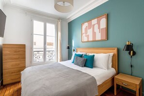 2 bedrooms, iron/ironing board, WiFi, bed sheets - Blueground | Argentine, nr the Champs Elysées (Paris)