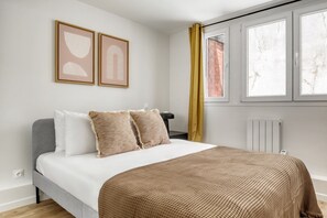 1 habitación, tabla de planchar con plancha, wifi y ropa de cama 