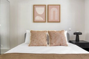 1 habitación, tabla de planchar con plancha, wifi y ropa de cama 