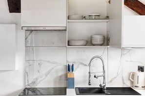 Fridge, microwave, oven, stovetop - Blueground | Invalides, furnished, nr embassies (Paris)