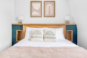 1 bedroom, iron/ironing board, WiFi, bed sheets - Blueground | Invalides, concierge, a/c, nr museums (Paris)