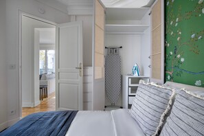 1 habitación, tabla de planchar con plancha, wifi y ropa de cama 