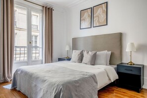 2 quartos, ferros/tábuas de passar roupa, Wi-Fi, roupa de cama