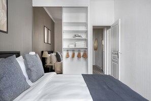 1 dormitori, planxa i posts de planxar, wifi i roba de llit 