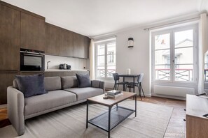 Fernseher, Stereoanlage