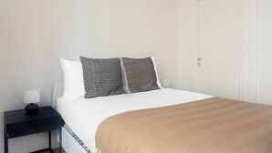 熨斗/熨衣板、WiFi、床单