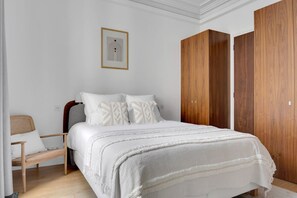 1 chambre, fer et planche à repasser, Wi-Fi, draps fournis