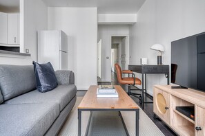 Fernseher, Stereoanlage