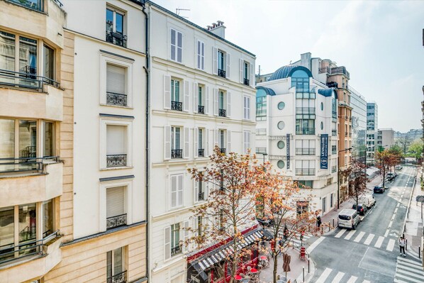 Exterior - Blueground | Levallois Perret, nr dining (Paris)