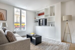 Fernseher, Stereoanlage