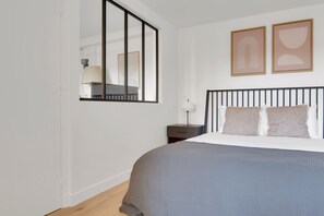 1 bedroom, iron/ironing board, WiFi, bed sheets - Blueground | Le Marais, nr Bastille (Paris)