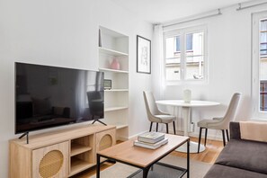 Fernseher, Stereoanlage