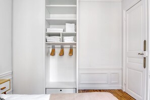 1 bedroom, iron/ironing board, WiFi, bed sheets - Blueground | Le Marais, nr Saint Paul (Paris)
