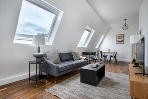 Fernseher, Stereoanlage