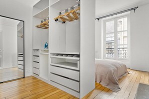 1 bedroom, iron/ironing board, WiFi, bed sheets - Blueground | Bastille, nr foodie street (Paris)