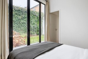 2 bedrooms, iron/ironing board, WiFi, bed sheets - Blueground | Auteuil, garden on 1st floor (Paris)