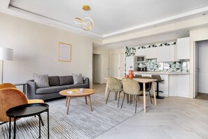 Télévision, chaîne hi-fi