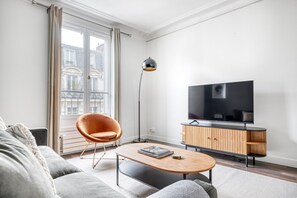 Fernseher, Stereoanlage