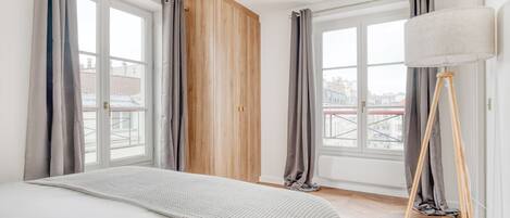 1 slaapkamer, een strijkplank/strijkijzer, wifi, beddengoed