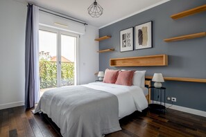 2 chambres, fer et planche à repasser, Wi-Fi, draps fournis