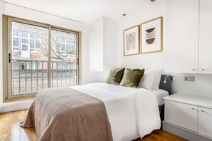 3 quartos, ferros/tábuas de passar roupa, Wi-Fi, roupa de cama