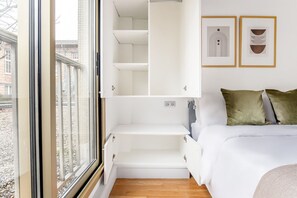 3 chambres, fer et planche à repasser, Wi-Fi, draps fournis