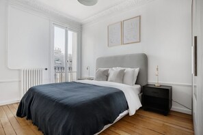 2 chambres, fer et planche à repasser, Wi-Fi, draps fournis