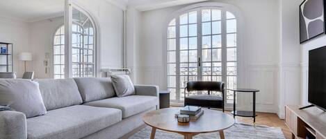 Fernseher, Stereoanlage