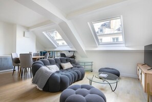 Télévision, chaîne hi-fi