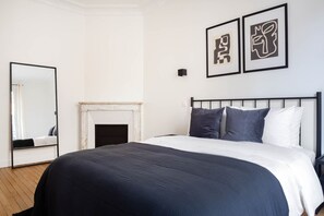2 chambres, fer et planche à repasser, Wi-Fi, draps fournis