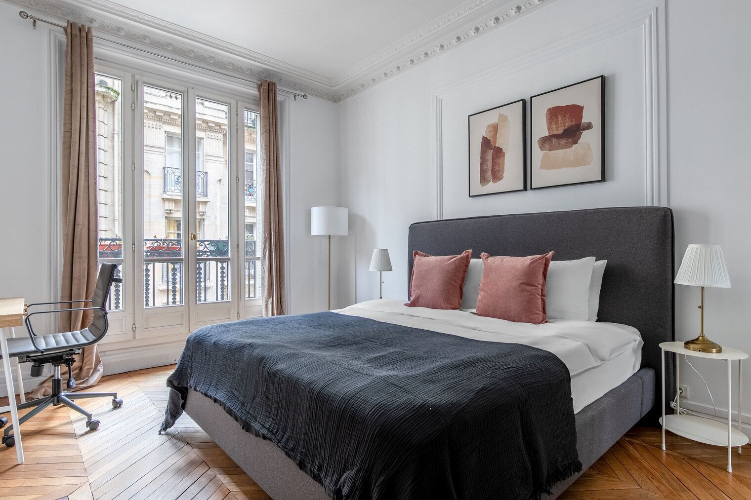 2 chambres, fer et planche à repasser, Wi-Fi, draps fournis