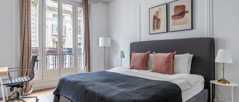 2 chambres, fer et planche à repasser, Wi-Fi, draps fournis