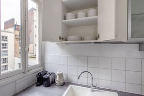 Interior - Blueground | Ternes, close to dining (Paris)