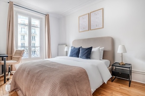 2 habitaciones, tabla de planchar con plancha, wifi y ropa de cama 