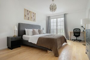 2 chambres, fer et planche à repasser, Wi-Fi, draps fournis