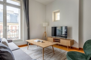 Fernseher, Stereoanlage