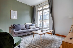 Télévision, chaîne hi-fi