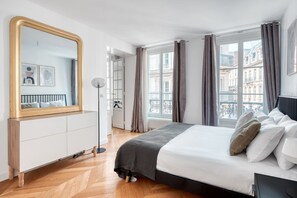 3 chambres, fer et planche à repasser, Wi-Fi, draps fournis