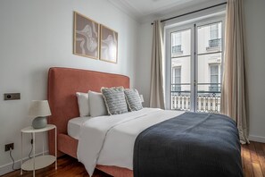 2 bedrooms, iron/ironing board, WiFi, bed sheets - Blueground | Auteuil, fully renovated & furnished (Paris)