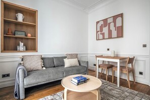 Fernseher, Stereoanlage