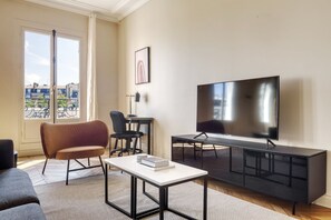 Fernseher, Stereoanlage