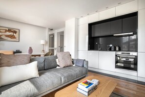 Fernseher, Stereoanlage