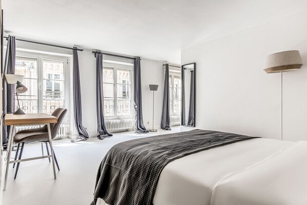1 bedroom, iron/ironing board, WiFi, bed sheets - Blueground | Bastille, nr foodie street (Paris)